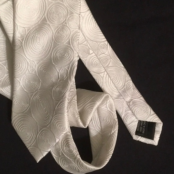 Silk Tie - Picture 2 of 6